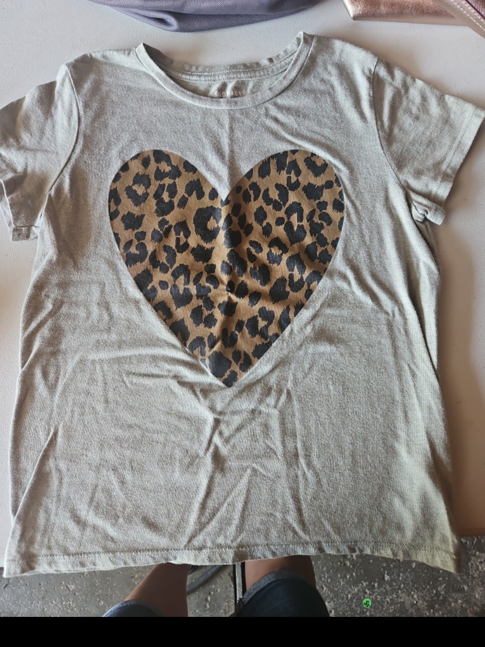 Kids Short-Sleeve Tee with Leopard Heart Print - Beige